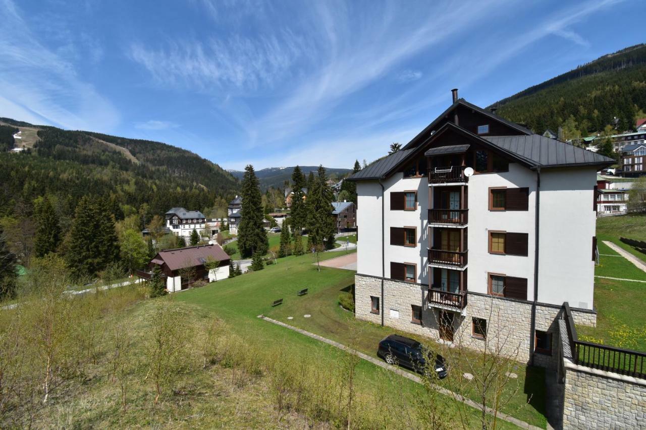 Apartment Dalibor II With Private Entrance And Private Garage Špindlerŭv Mlýn Екстериор снимка