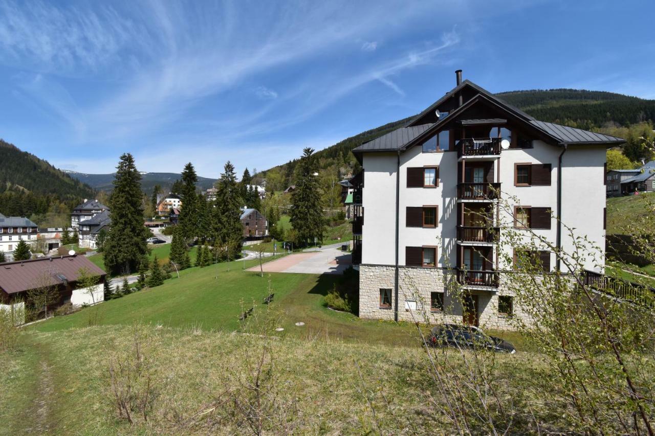 Apartment Dalibor II With Private Entrance And Private Garage Špindlerŭv Mlýn Екстериор снимка